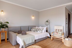 1 habitación, tabla de planchar con plancha, wifi gratis y ropa de cama 