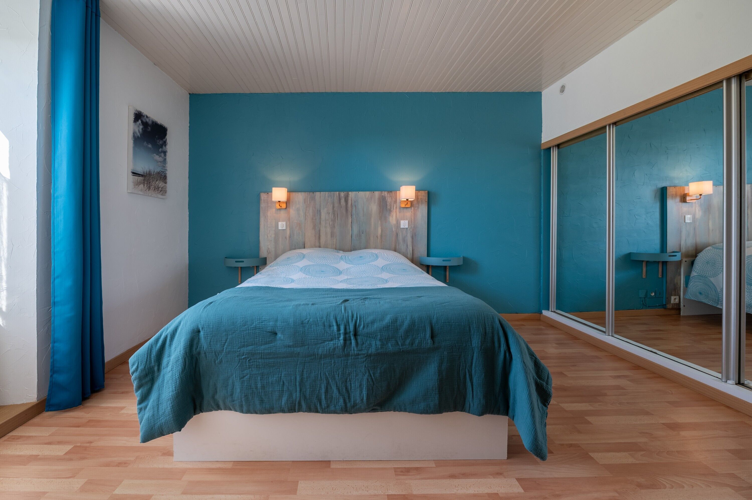 1 habitación, tabla de planchar con plancha, wifi gratis y ropa de cama 