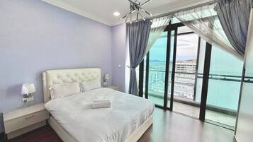 3 bedrooms, blackout curtains, iron/ironing board