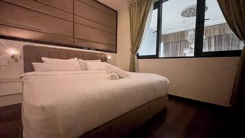 3 bedrooms, blackout curtains, iron/ironing board