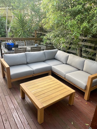 The Sun Trap with a spa in the Heads - Great for families and groups