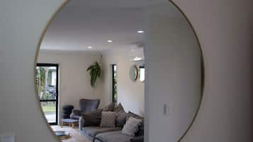 TV connectée, cheminée, jeux vidéo