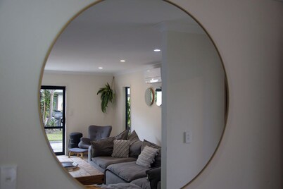 Spacious Coastal Bach | Hot Tub| Pizza Oven | Perfect for Families & Groups