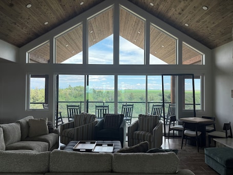 Smart TV, fireplace. River front w/ view of Tetons - Fall River Vista