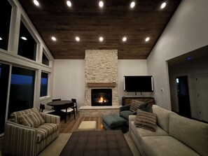 スマートテレビ、暖炉