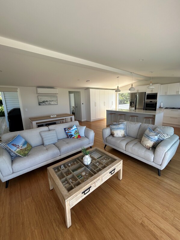 Smart TV, DVD player, video library, stereo