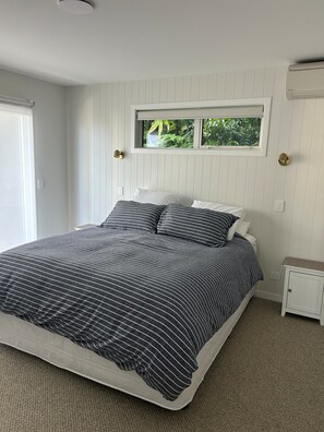 5 bedrooms, travel cot, free WiFi, bed sheets