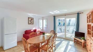 House, 3 Bedrooms, Terrace | Ruang makan