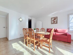 Hus, 3 soverom, terrasse | Spisestue