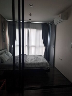 1 habitación, tabla de planchar con plancha, wifi y ropa de cama