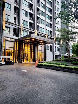 Exterior - Bangkok Central : Immaculate Quite Resort Home, brand new ACs&WiFi (Krung Thep Maha Nakhon)