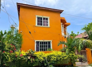 Exterior - Perfect two bedroom apartments for family and friends Port Antonio with AC, WiFi (Port Antonio)