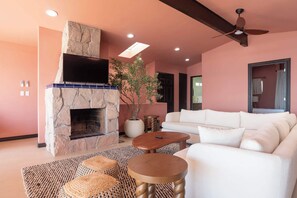 TV, fireplace