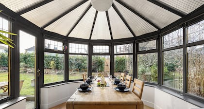 Evergreen House & Separate Annex + Private Drive