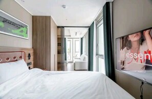 غرفة بانوراما مزدوجة | ملاءات من القطن المصري وأغطية فراش متميزة وبديكورات فريدة لكل غرفة ومكتب