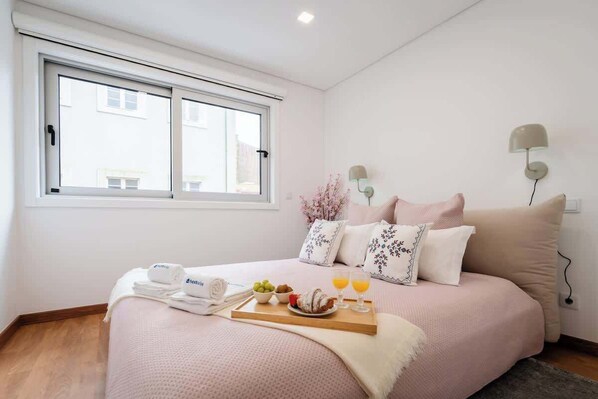 1 chambre, fer et planche à repasser, lit parapluie, Wi-Fi