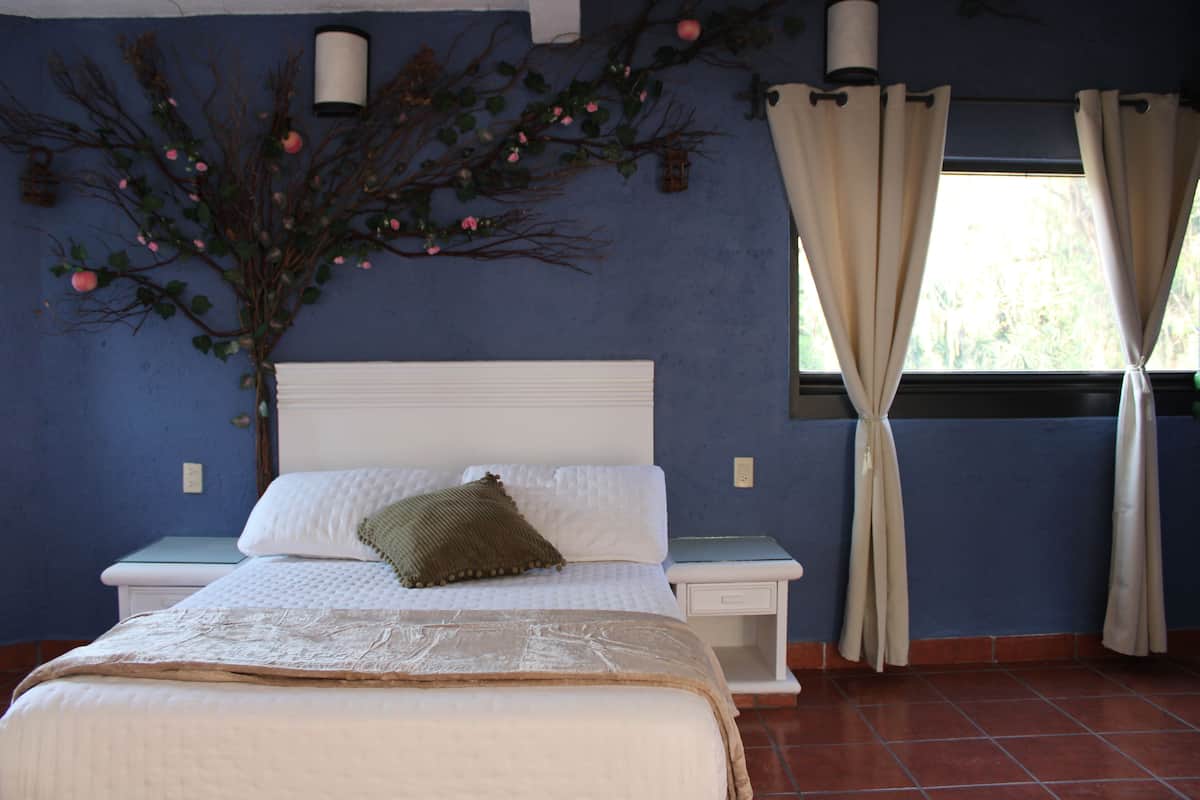 Free WiFi, individually decorated, bed sheets