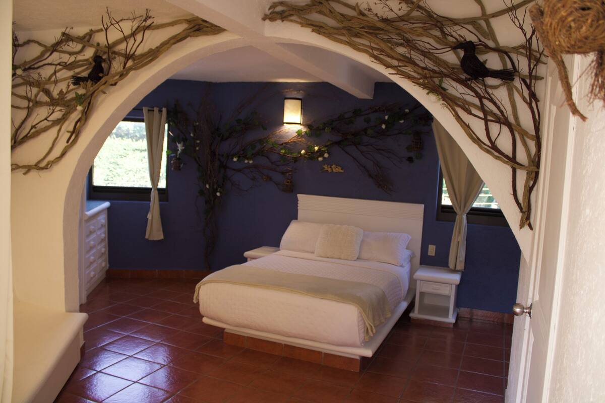Free WiFi, individually decorated, bed sheets