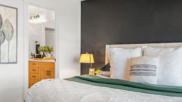 3 bedrooms, desk, iron/ironing board, WiFi