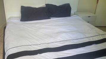 2 bedrooms, bed sheets