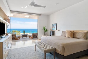 8 bedrooms, desk, iron/ironing board, travel crib