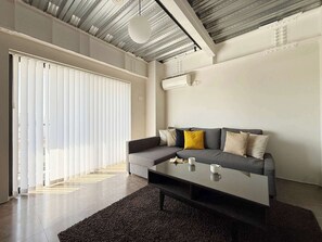 TV, offices - b hotel Komachi 1 BR Apt Free Breakfast Included (Hiroshima City)