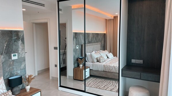 2 bedrooms, iron/ironing board, WiFi, bed sheets - Luxurious 2BR near Airport (Accra)