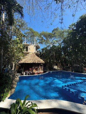 Outdoor pool - Hotel Bambús (Felipe Carrillo Puerto)