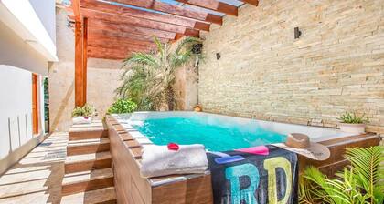 Budget Sosua Room: Steps to Beach & Nightlife, Jacuzzi!