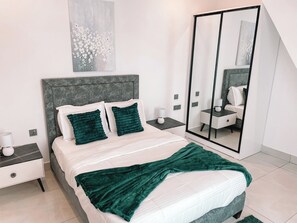 2 chambres, fer et planche à repasser, Wi-Fi, literie fournie