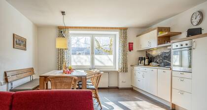 Large holiday apartment, 200m to the ski bus