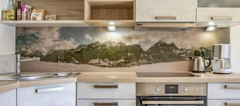 Large modern holiday apartment near the ski bus