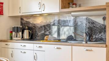 Kühlschrank, Ofen, Herdplatte, Geschirrspüler