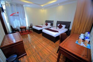 Habitación estándar con 2 camas individuales | 1 dormitorio, espacio para trabajar con un portátil, wifi gratis