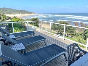 Property grounds - “The Cottage'' Morgan Bay with breathtaking views (East London)