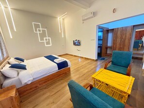 2 habitaciones, escritorio, tabla de planchar con plancha y wifi 