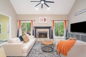 TV, fireplace