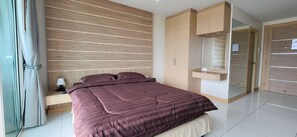 1 bedroom, in-room safe, desk, free WiFi