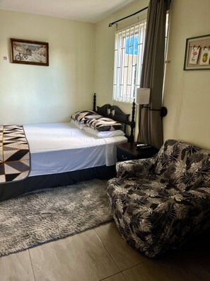 1 Schlafzimmer, Bügeleisen/Bügelbrett, Bettwäsche