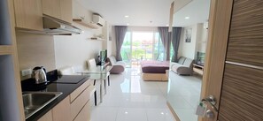 1 bedroom, in-room safe, desk, free WiFi