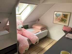 4 chambres, fer et planche à repasser, accès au Wi-Fi (inclus)