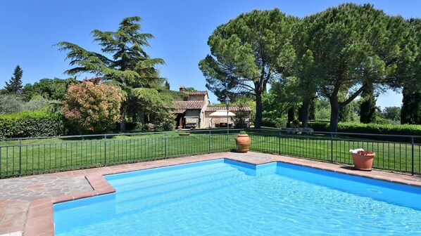 Pool - Charming Villa W/ Private Pool in Heart of Chianti (radda in chianti)