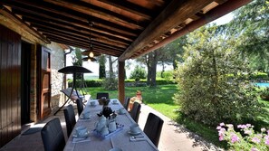 Outdoor dining - Charming Villa W/ Private Pool in Heart of Chianti (radda in chianti)