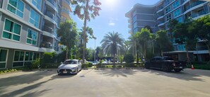 Property grounds - Whale Marina 2 Bedroom with Pool View Super Wi-fi 5G ★★★★★ (Tambon Na Chom Thian)