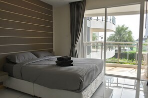 2 bedrooms, in-room safe, desk, free WiFi - Whale Marina 2 Bedroom with Pool View Super Wi-fi 5G ★★★★★ (Tambon Na Chom Thian)