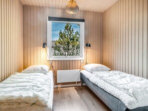 3 bedrooms, Internet