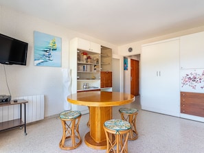 Dining - Les Cyclades by Interhome (Le Lavandou)