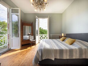 4 Schlafzimmer, Bügeleisen/Bügelbrett, WLAN