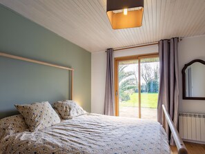 4 bedrooms, WiFi - Feliz Breizh by Interhome (Plounevez Lochrist)