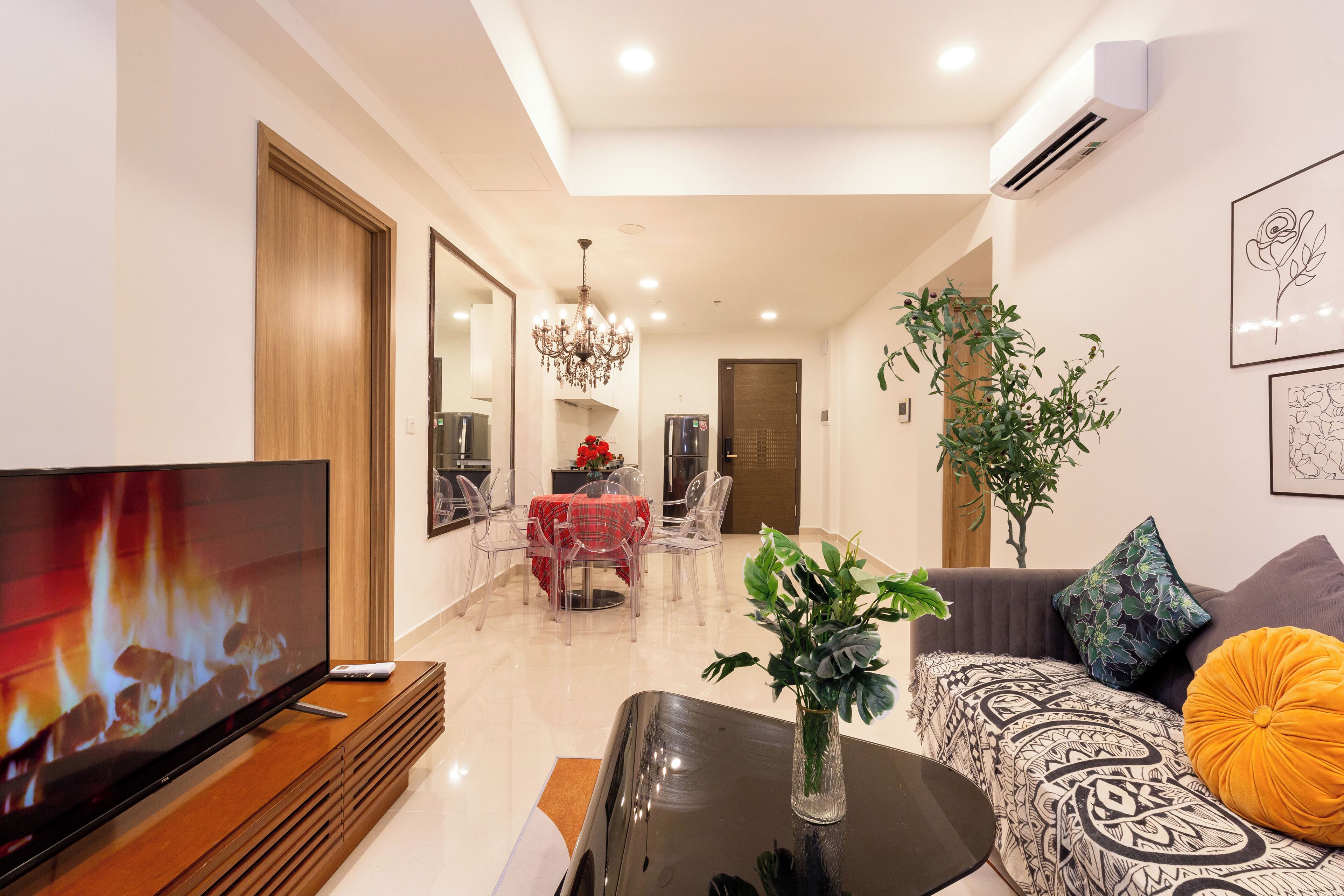 Deluxe Apartment, 3 Bedrooms, Balcony, City View | Living area | Smart TV